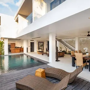 Belleti 3br In Lively Bingin Villa *