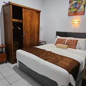 Rumah Kayu Putih Guest house