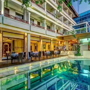 Hotel Maharani Beach