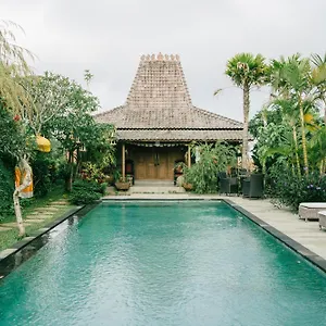 Classic By The Pool * Gitgit