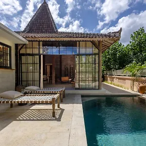 Villa The Pink Joglo, A Cheerful 3bdr W/pool And Rice-field View. *