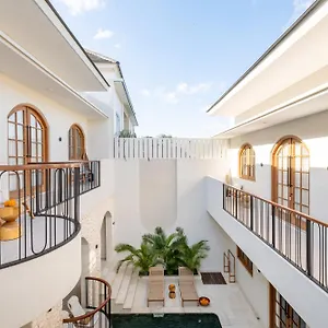 Azure Luxe Boutique In Canggu- Sky View * Canggu (Bali)