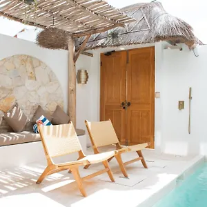 Chic Designer 1 Bedroom With Pool Holiday home Canggu (Bali)
