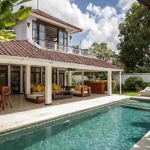 Villa 3 Bedroom In D' Centre Seminyak (Bali)