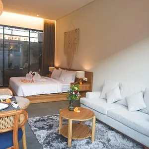 Mika Villa Seminyak (Bali)