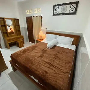 Tunjung Kuning Guest house *