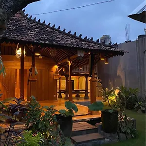 Guest house Joglo Breeze And