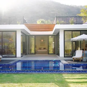 Private With Garden & Swimming Pool Villa Ambat