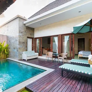 Villa Sebelas Legian *