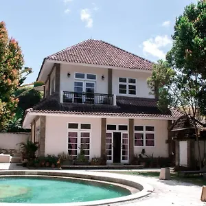 Villa 2 Bed With Pool, Big Garden, *