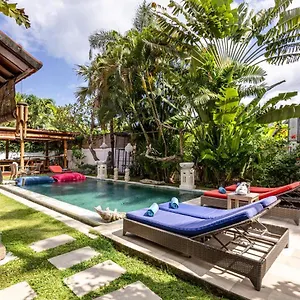 Wanted For Family Vacation * Seminyak (Bali)