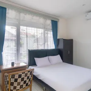 Oyo Life 3055 Rumah Enin Hotel Sanur (Bali)