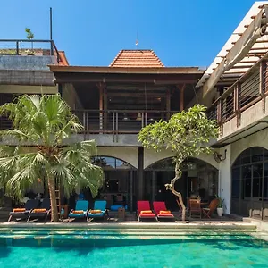 Niconico Mansion By Finder Seminyak (Bali)