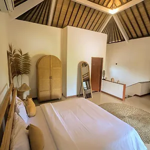 Peaceful & Quiet In Tropical Garden Bed & Breakfast