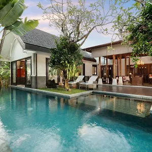 Puri Tibo Tanjung Villa *