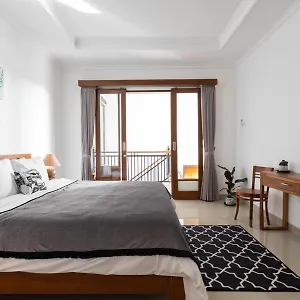 Phoenix 8 Bed & Breakfast