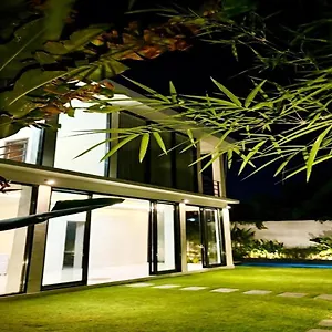 Noeul - Near To La Favela * Seminyak (Bali)