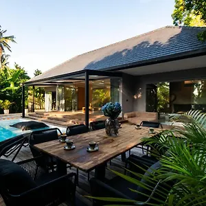 Villa Ureki Bali *