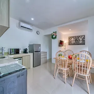 Apartment 2 Bed Family Friendly With Bathtub Sanur (Bali)