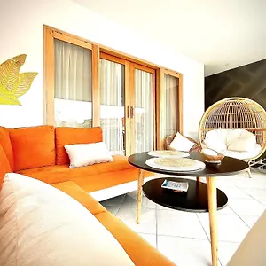 Homestay Searra - Ocean Breeze Hideaway