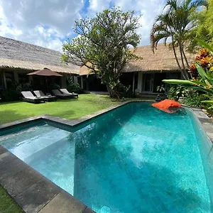 Villa A Cozy 3 Bedrooms With Pool Seminyak (Bali)