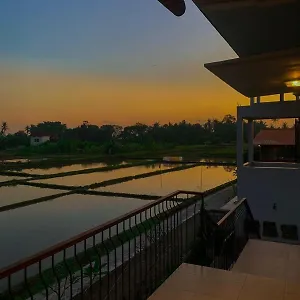 Gelombang Bed & Breakfast *