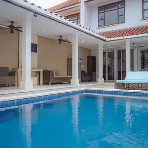 5 Bedroom In Kuta With 2 Swimingpool Kuta (Bali)