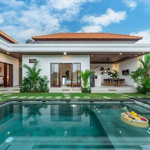 ヴィラ Stunning 4-bedroom With Breathtaking Ricefield Views - Your Ultimate Bali Getaway Awaits!