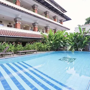 Pensionat Reddoorz @ Legian Street Kuta Lombok