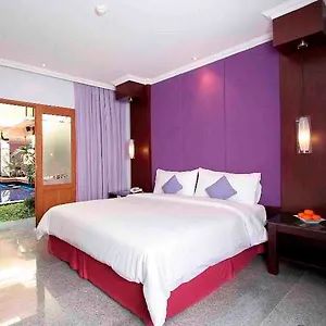 Famous Kuta Formerly Permata Kuta 3*