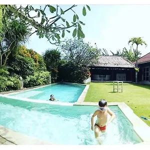 Villa Besar Seminyak (Bali)