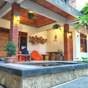 Hostel Halaman Depan
