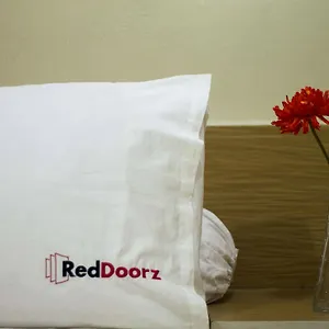 Hotel Reddoorz @ Melasti Lebak Bene 3*