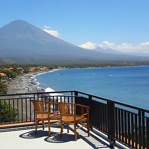 Amed Beach Villa *