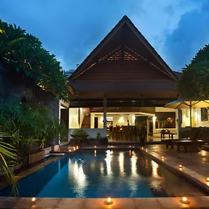 Villa Teman Lovina (Bali)