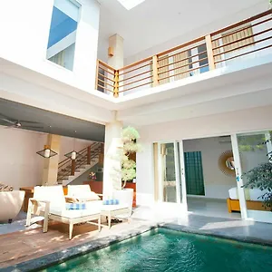Apple & Holiday park 4*