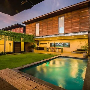 Villa Kontiki - Joshua District Tabanan (Bali)