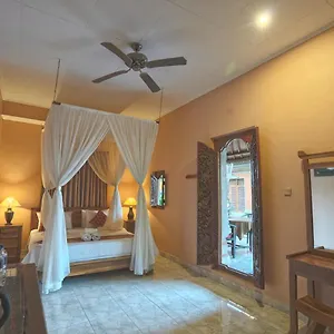 Guest house Aura Bisma 2*