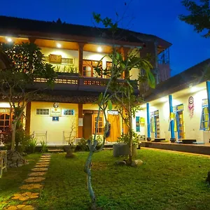 Damuh Bed & Breakfast *