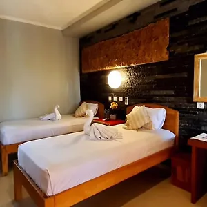 Hotel The Point Surfcamp Bali 3*