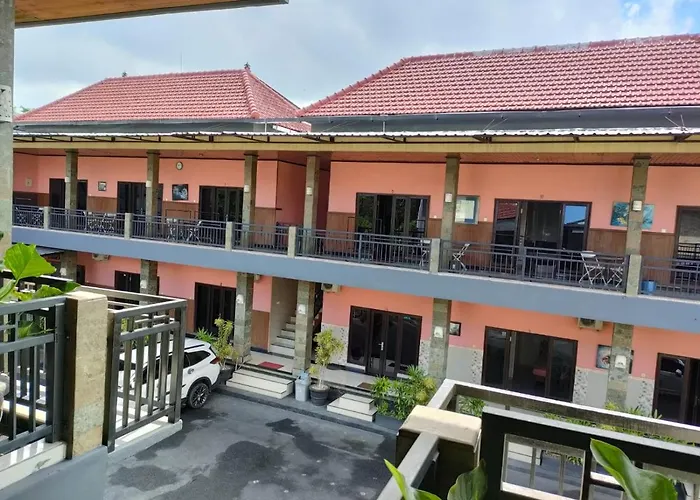 Aris Hotel Tabanan Kediri  photo