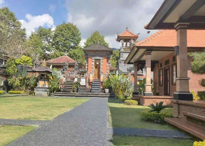 Tamansari Homestay Sawan photo