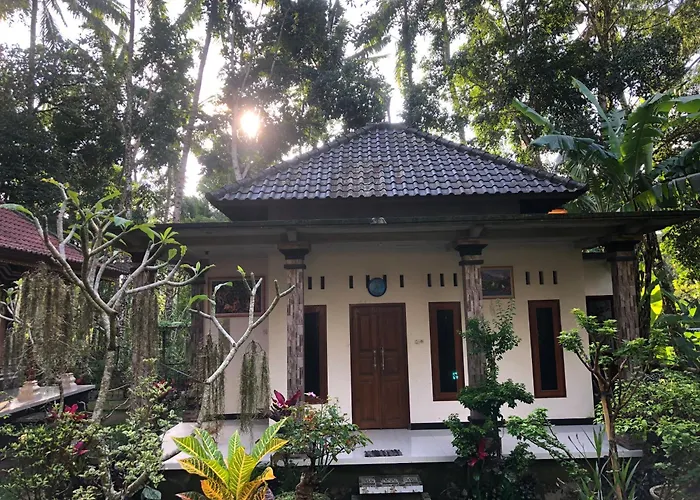 Belimbing Homestay Kesimpar photo