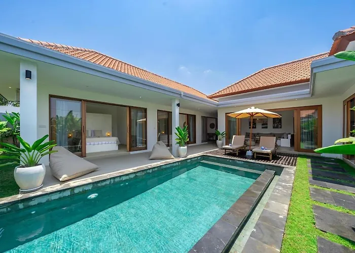 Twin Villas Celestine And Pirus - 3Br Beachside Villa Seseh photo