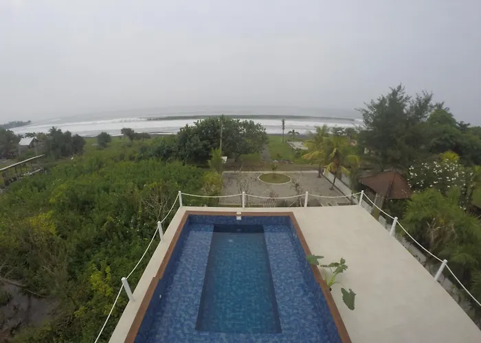 Trika Surfcamp Bali Hotel Airsatang photo
