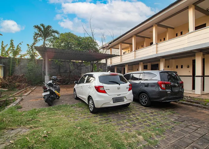 Oyo Life 93504 Kost Krisna Hotel Temukus photo
