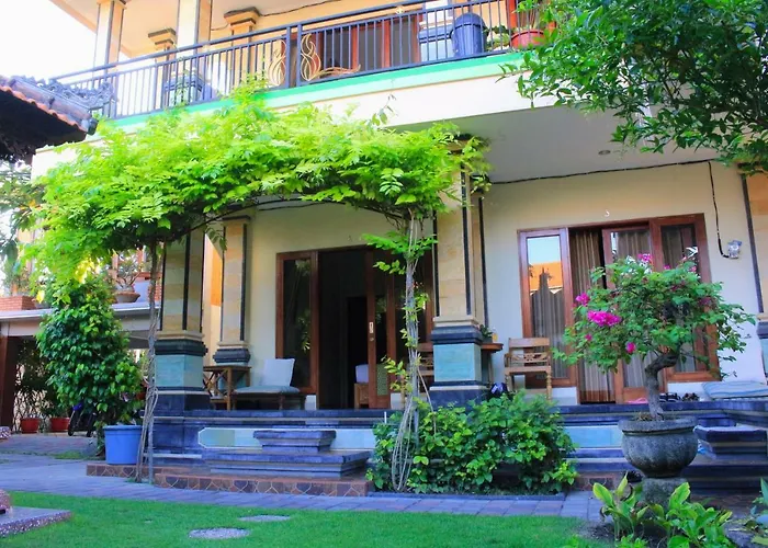 Cr Tris Rooms Seminyak photo