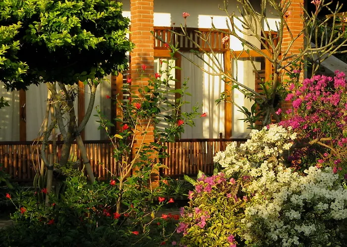 Karang Sari Guesthouse & Restaurant Gobleg  photo