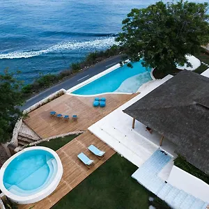 Victoria Nusa Penida Villa *