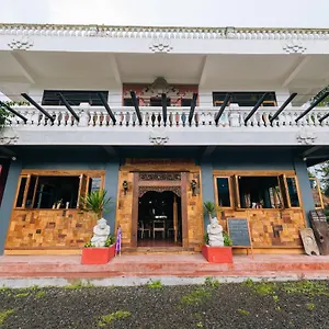 Hostel Chakra Backpacker Hostel&vegetarian Bistro